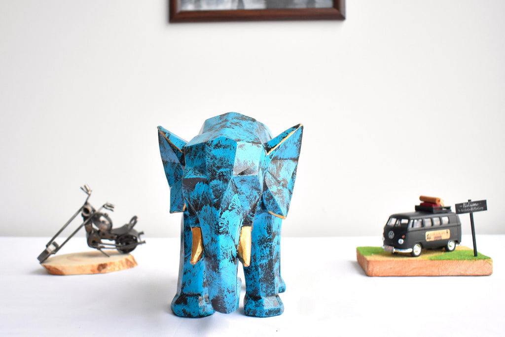 Handmade Cubic Elephant Statue: Resin Animal Sculpture