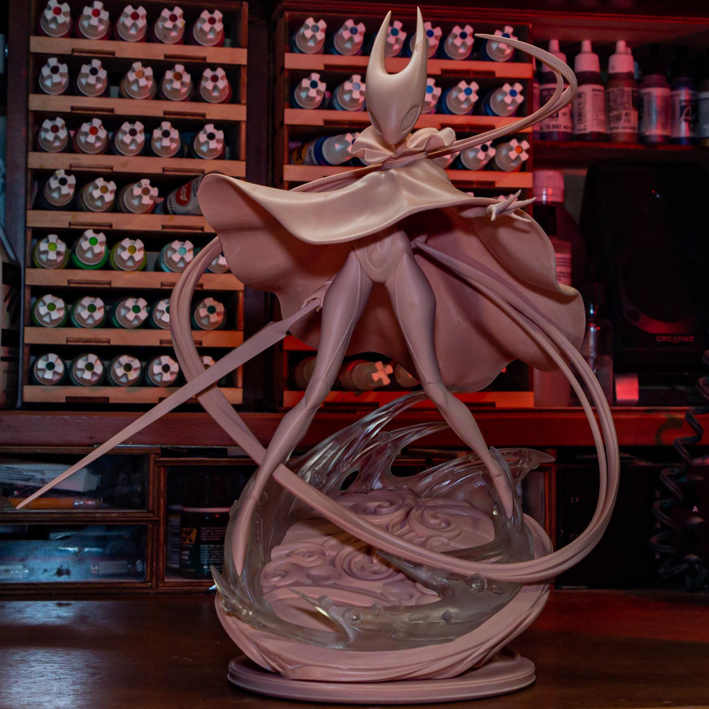 Estatua inspirada en Hornet: Coleccionable hecho por fans de Hollow Knight con capa roja